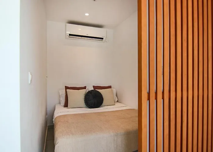 Phaedrus Living - Seaside Luxury Flat Harbour 105 * Πάφος