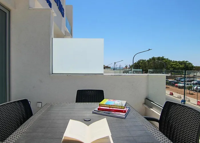 Phaedrus Living - Seaside Luxury Flat Harbour 105