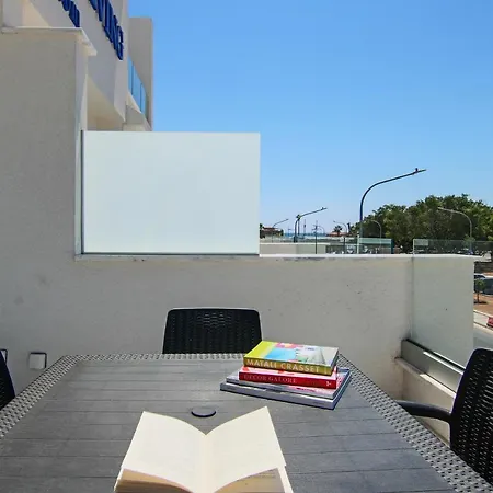 Phaedrus Living - Seaside Luxury Flat Harbour 105